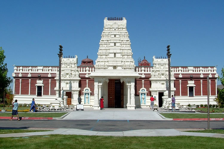 கல்வி ஞானம் அருளும் அகிலாண்டேஸ்வரி