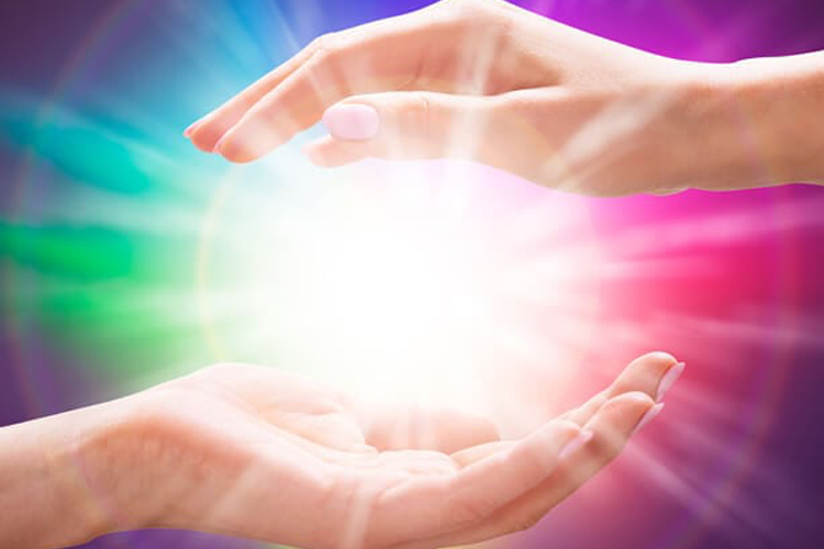 பிரபஞ்ச சக்தியால் நோய்களை குணப்படுத்தும் “ரெய்கி”
